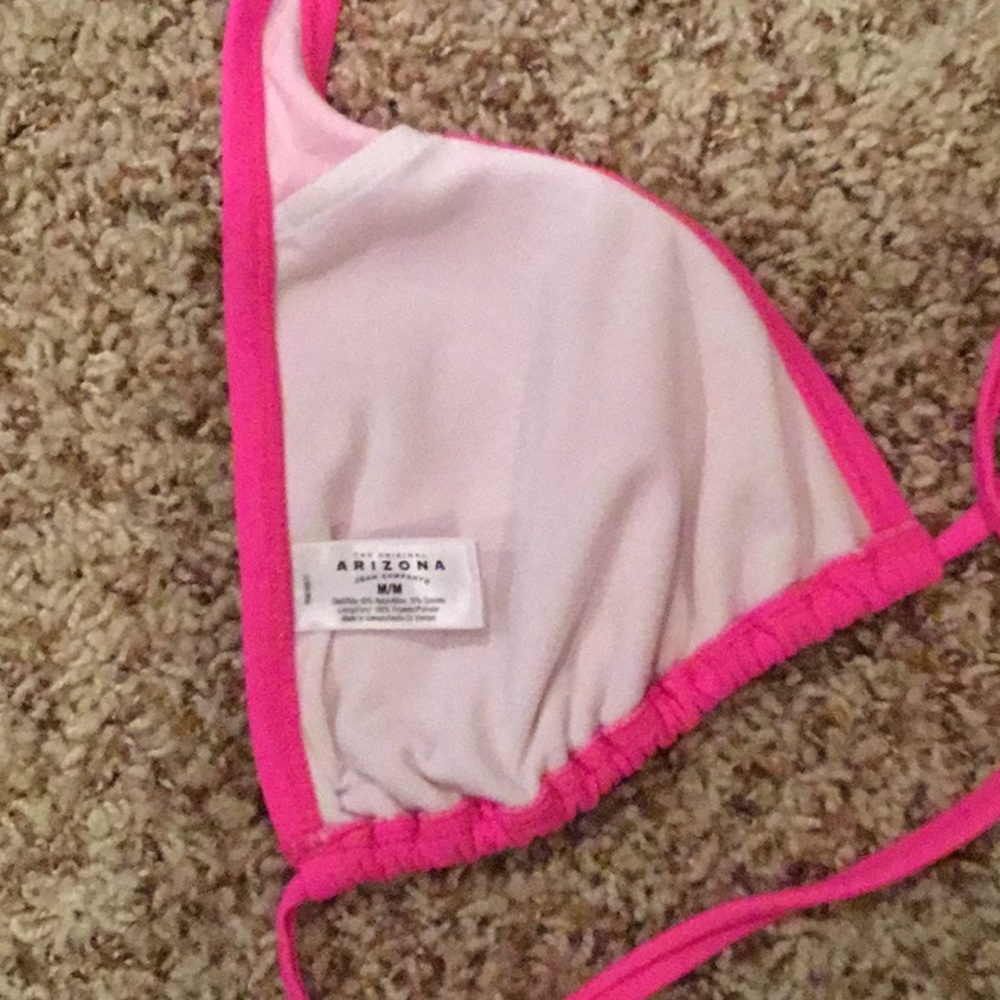 Bikini - Picture 2 of 2